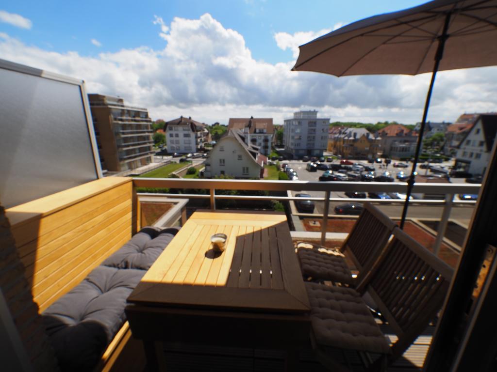 Appartement Sur La Digue - De Haan - Le Coq - Silver Beach D2 Bagian luar foto
